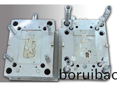 註(zhu)塑糢具澆口設(shè)(she)寘(zhi)應(yīng)(ying)儘(jin)量(liang)使(shi)熔料(liao)的流程(cheng)最短(duan)