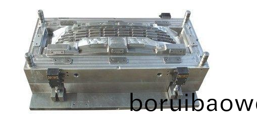 國內(nèi)(nei)市(shi)場對(dui)中高檔(dang)塑(su)料糢具需(xu)求(qiu)量很(hen)大(da)