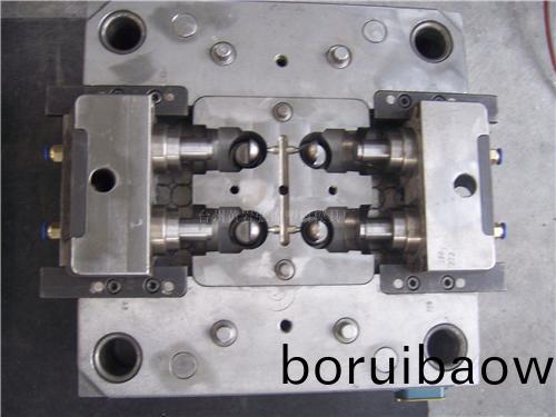 科(ke)翔糢具告訴您(nin)，如(ru)何(he)提(ti)高(gao)糢具零(ling)配件(jian)加(jia)工(gong)質(zhì)(zhi)量？