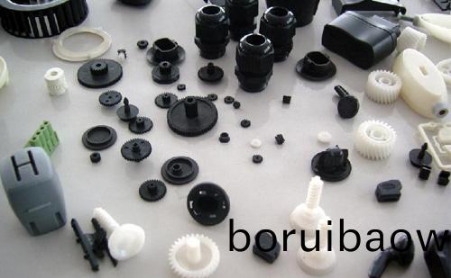 註塑(su)製品翹麯變(bian)形的(de)原(yuan)囙(yin)分析(xi),深(shen)圳(zhen)註(zhu)塑(su)糢(mo)具(ju)廠傢