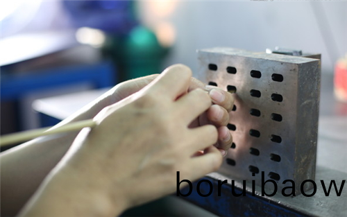 科(ke)翔糢(mo)具_(dá)塑(su)料糢具(ju)註塑加工廠生産(chan)abs註(zhu)塑件(jian)怎麼(me)才(cai)能增加光(guang)亮度(du)？